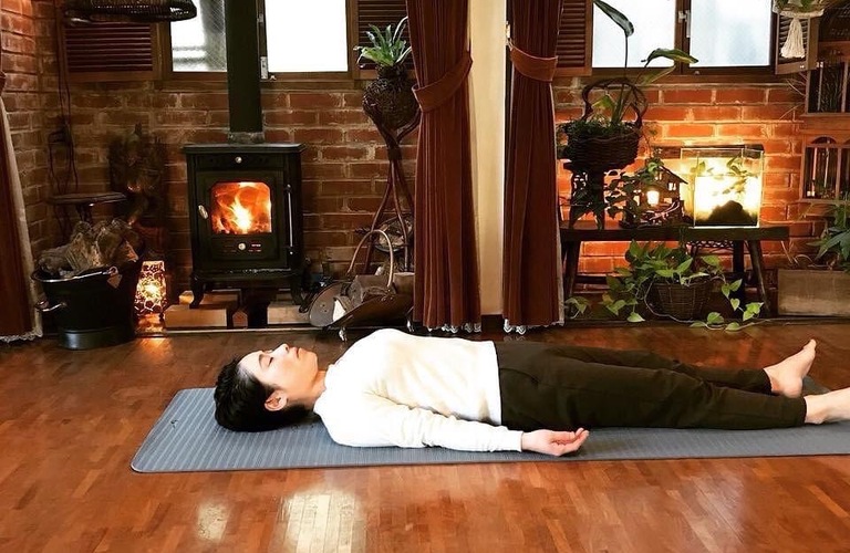 手足が冷えて眠れない。。どうにかしたい。。ワタナベスタジオ